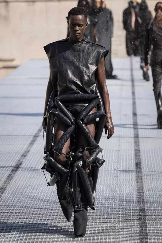 00068-rick-owens-spring-2027-menswear-credit-brand