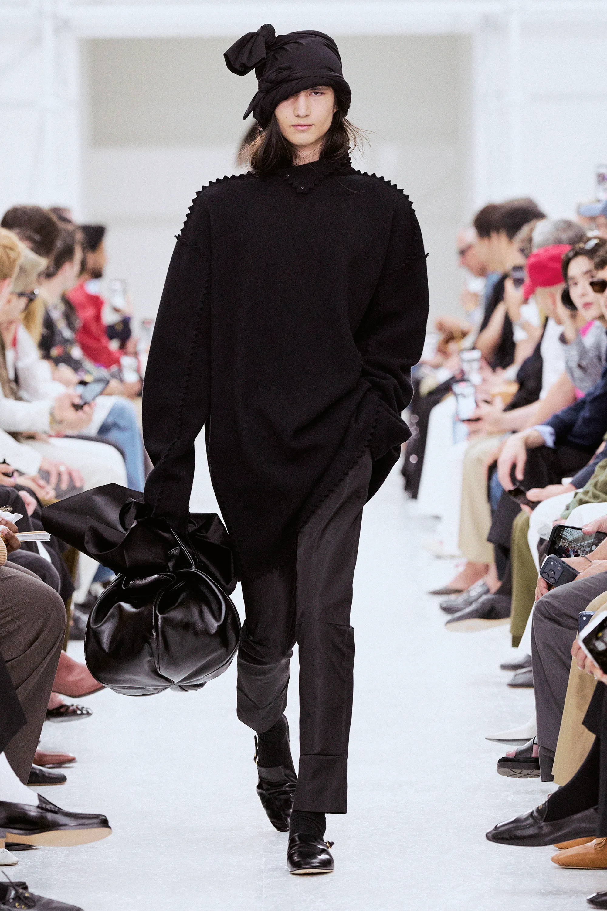 00007-celine-spring-2027-menswear-credit-brand