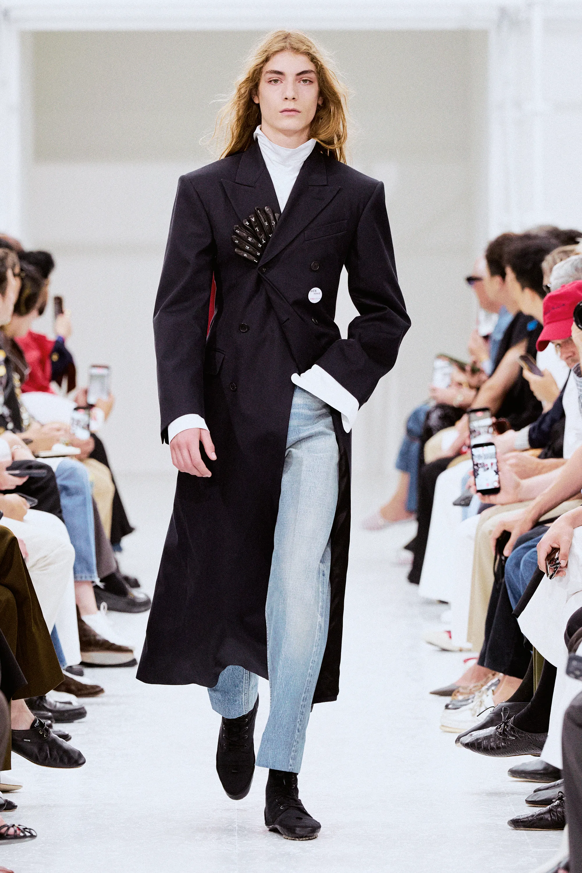 00033-celine-spring-2027-menswear-credit-brand
