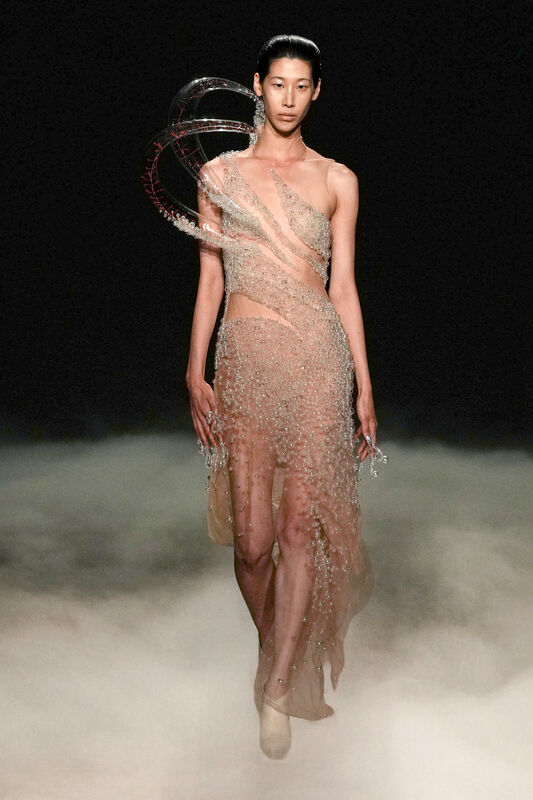 Van Herpen HC F26 017