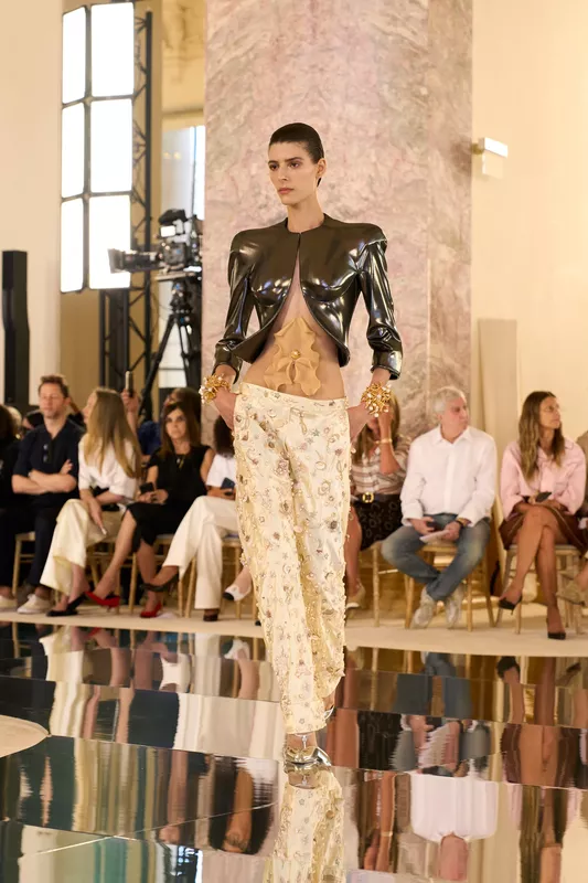00006-schiaparelli-fall-2026-couture-credit-brand
