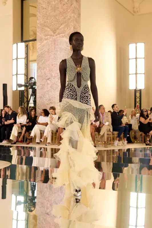 00023-schiaparelli-fall-2026-couture-credit-brand