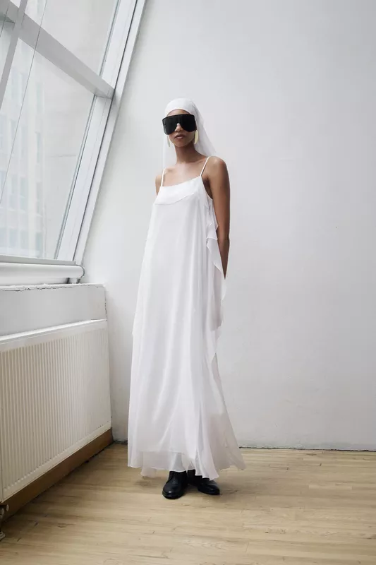 00011-prabal-gurung-resort-2027-credit-mark-grgurich-brand.jpg