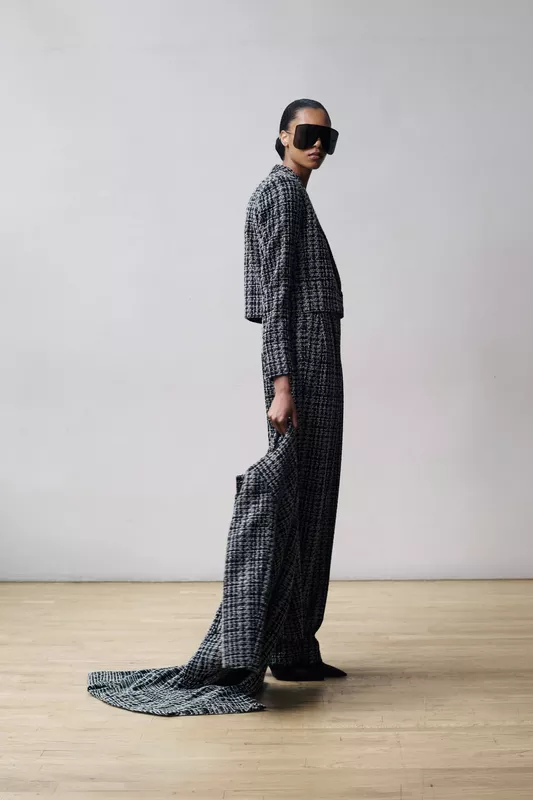 00015-prabal-gurung-resort-2027-credit-mark-grgurich-brand.jpg