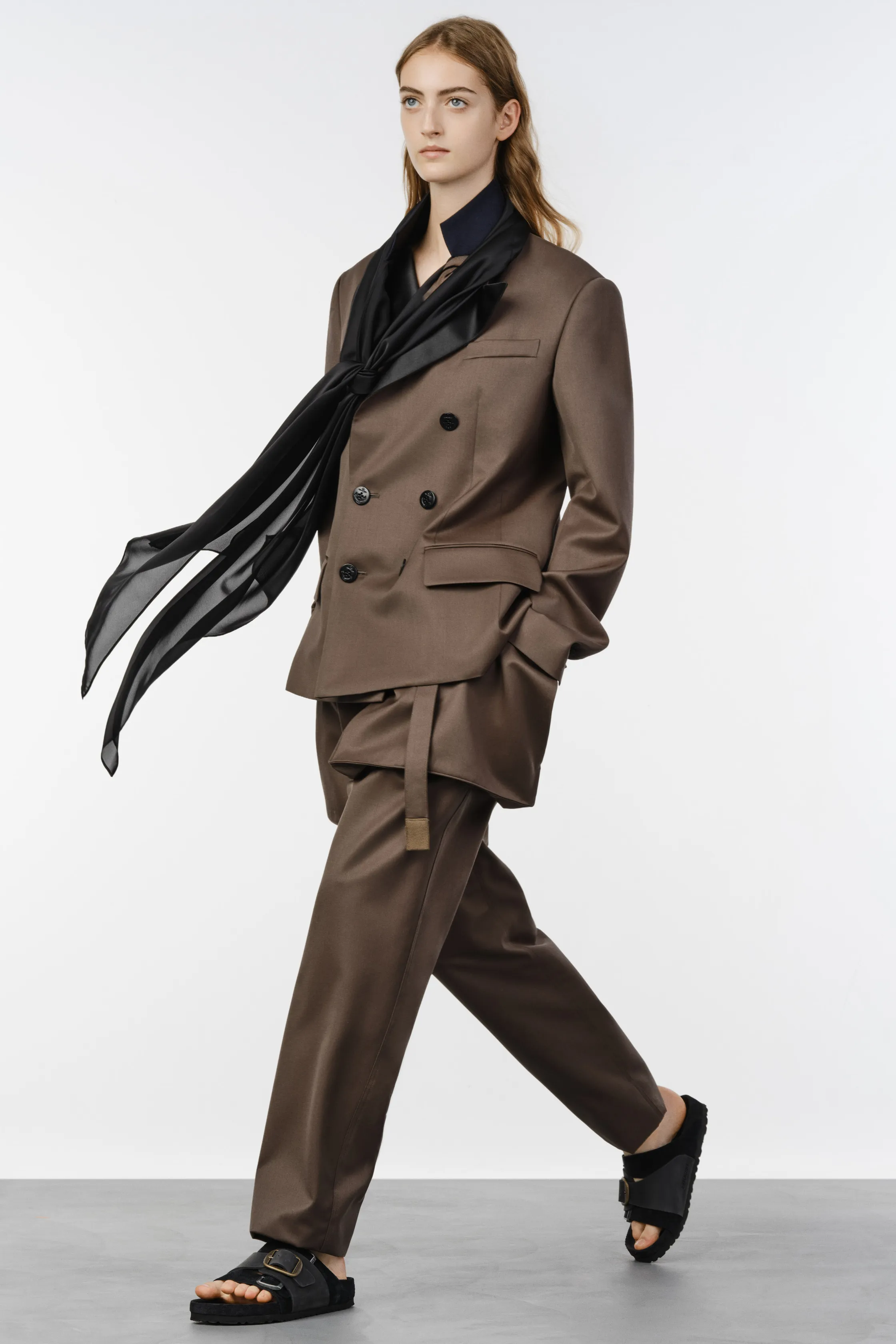 00003-sacai-resort-2027-credit-brand.jpg
