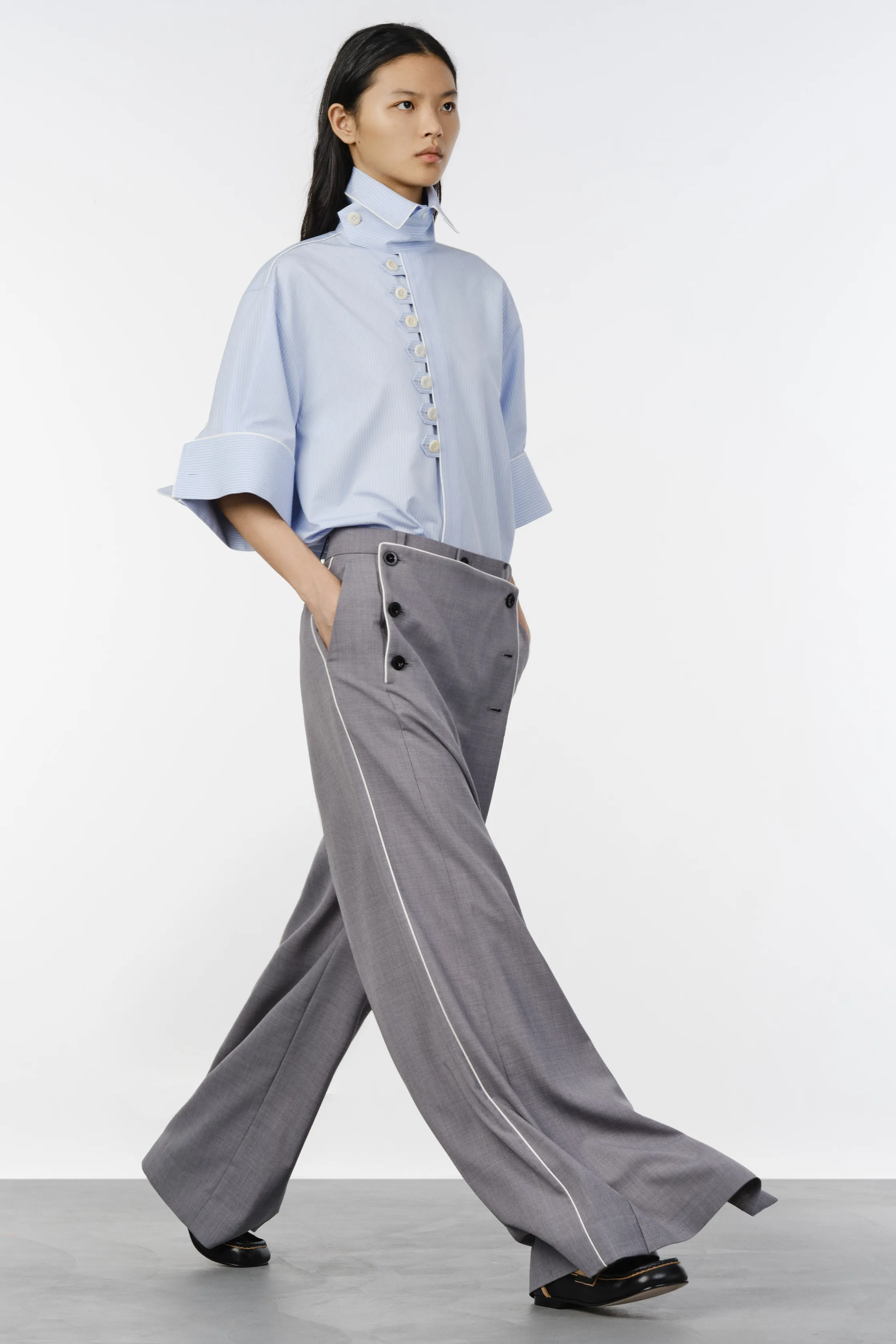 00004-sacai-resort-2027-credit-brand.jpg