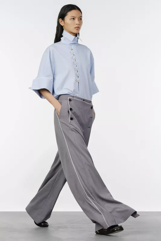 00004-sacai-resort-2027-credit-brand.jpg