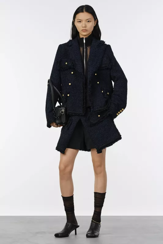00025-sacai-resort-2027-credit-brand.jpg