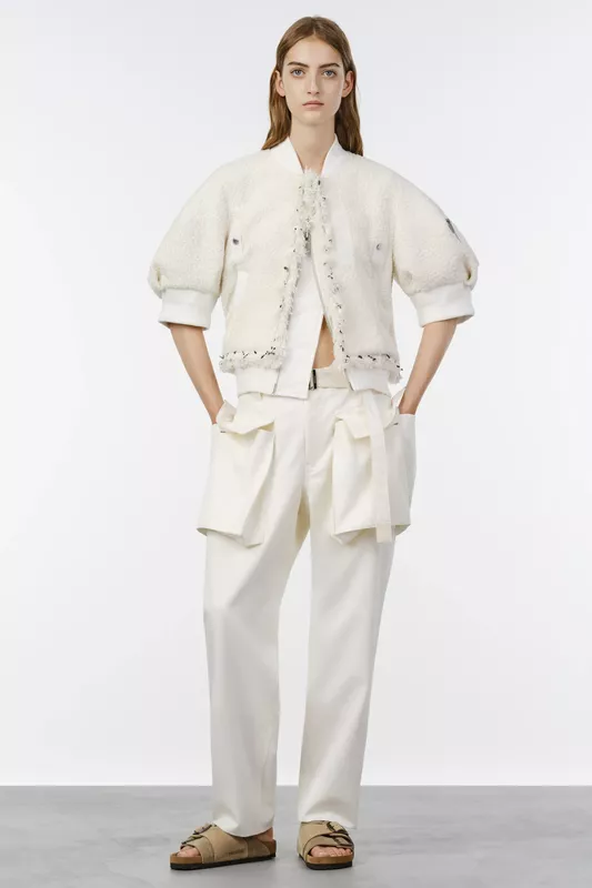00026-sacai-resort-2027-credit-brand.jpg