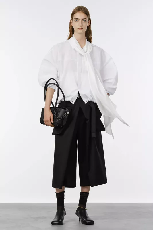 00034-sacai-resort-2027-credit-brand.jpg