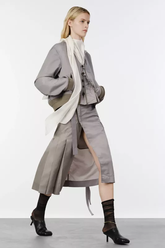 00036-sacai-resort-2027-credit-brand.jpg