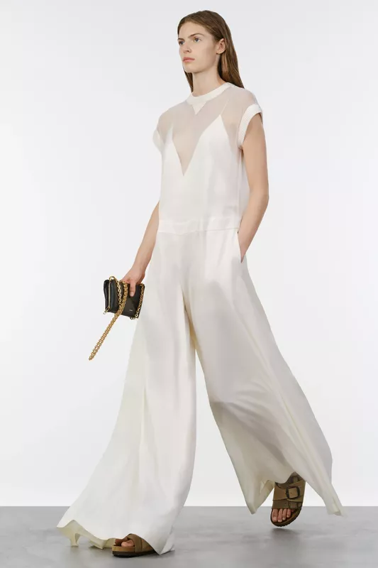 00037-sacai-resort-2027-credit-brand.jpg