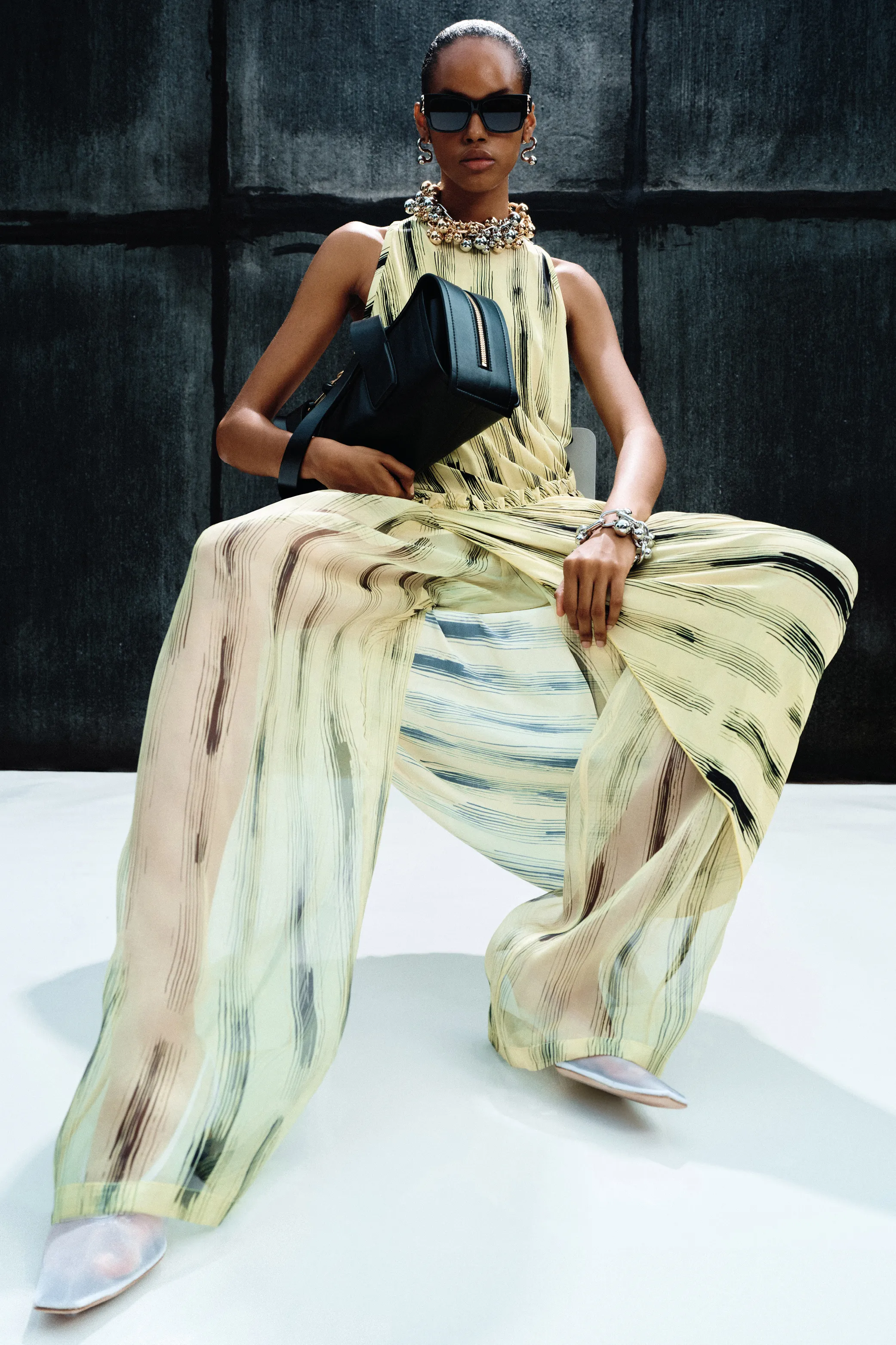 00001-sportmax-resort-2027-credit-brand.jpg
