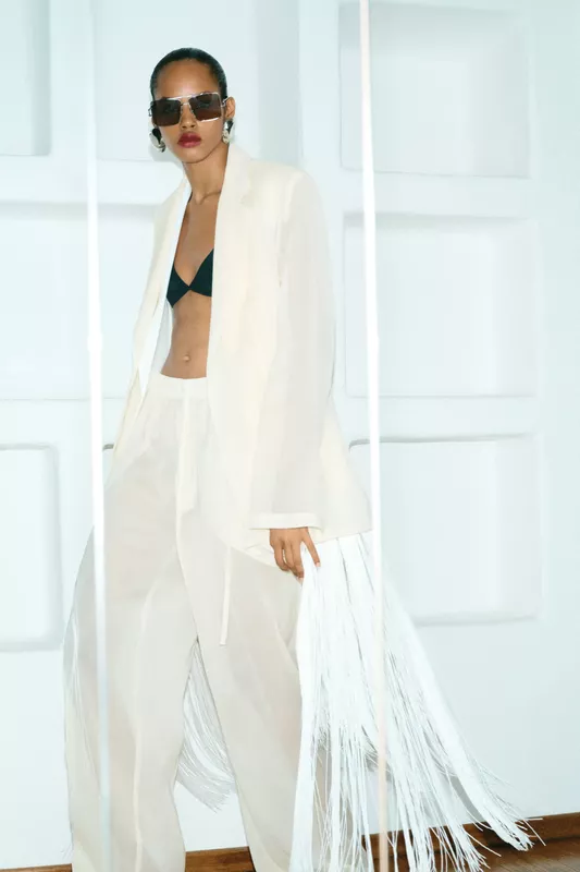 00014-sportmax-resort-2027-credit-brand.jpg