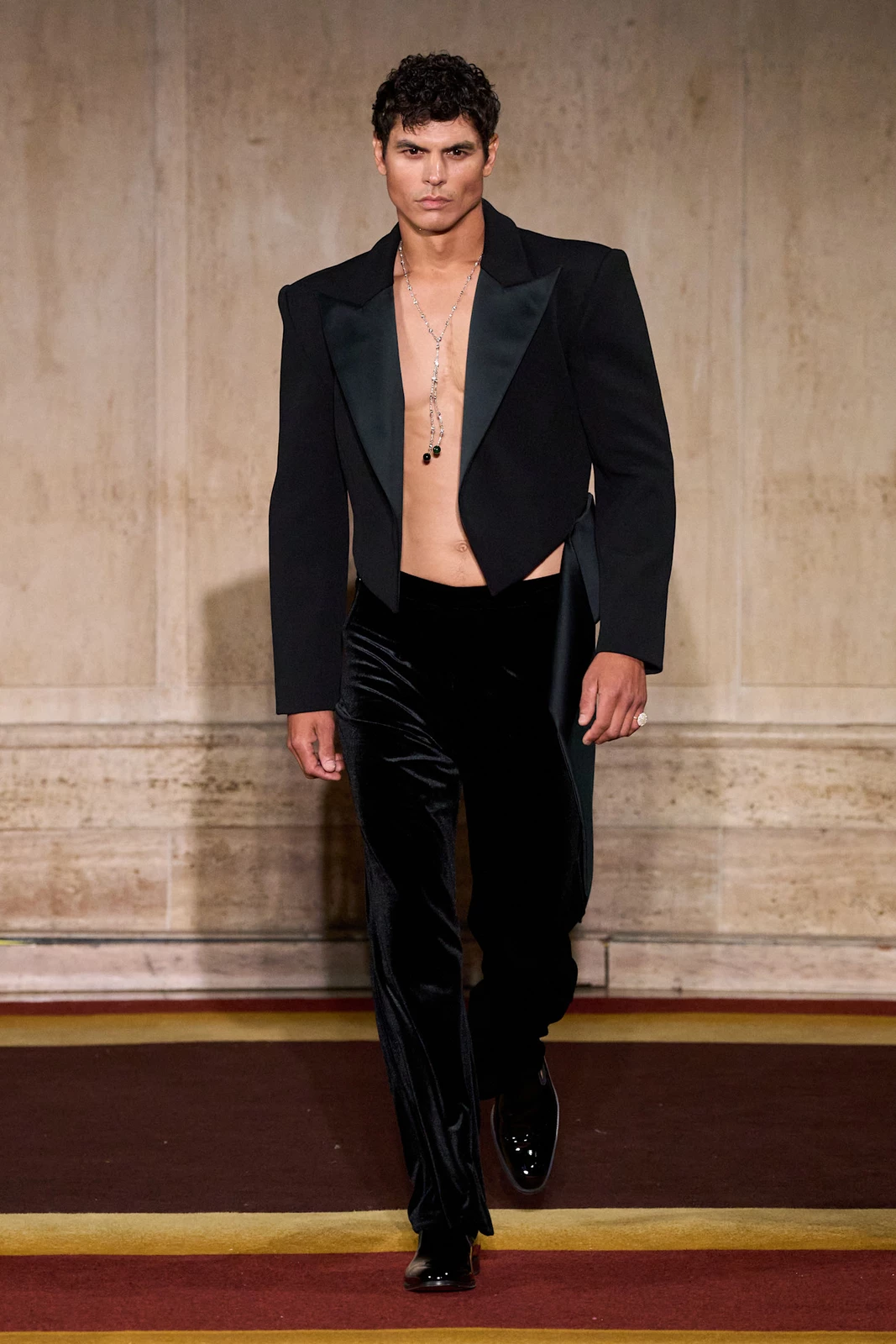Siriano S27 006