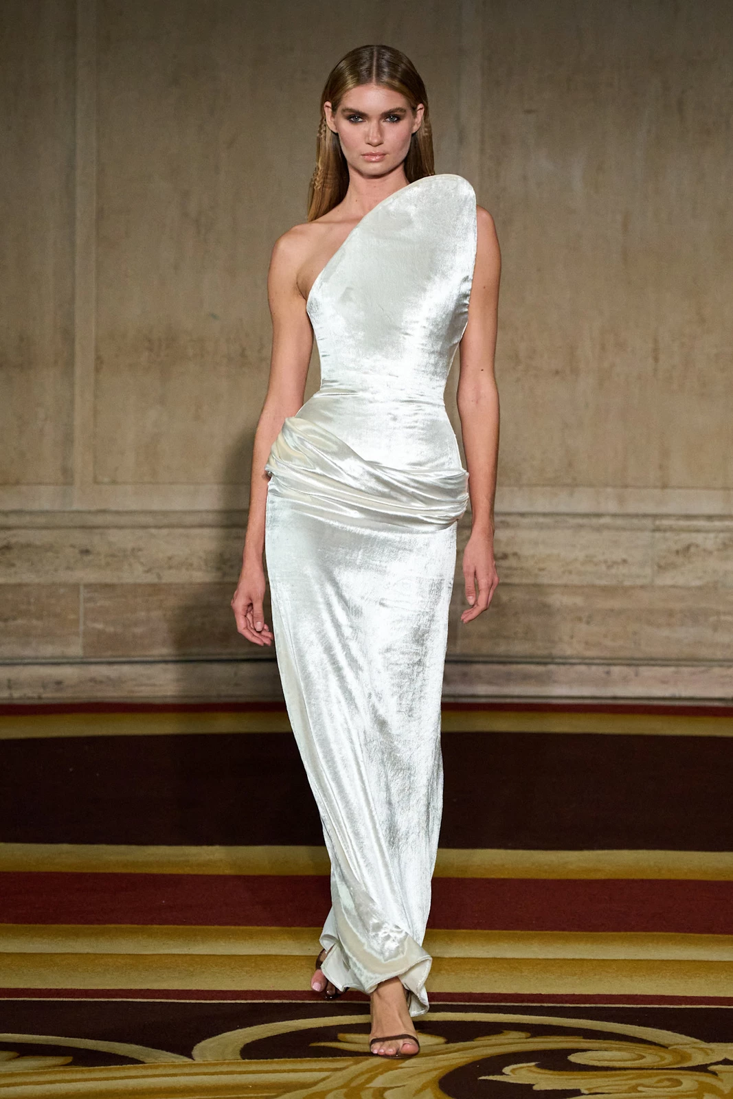 Siriano S27 034