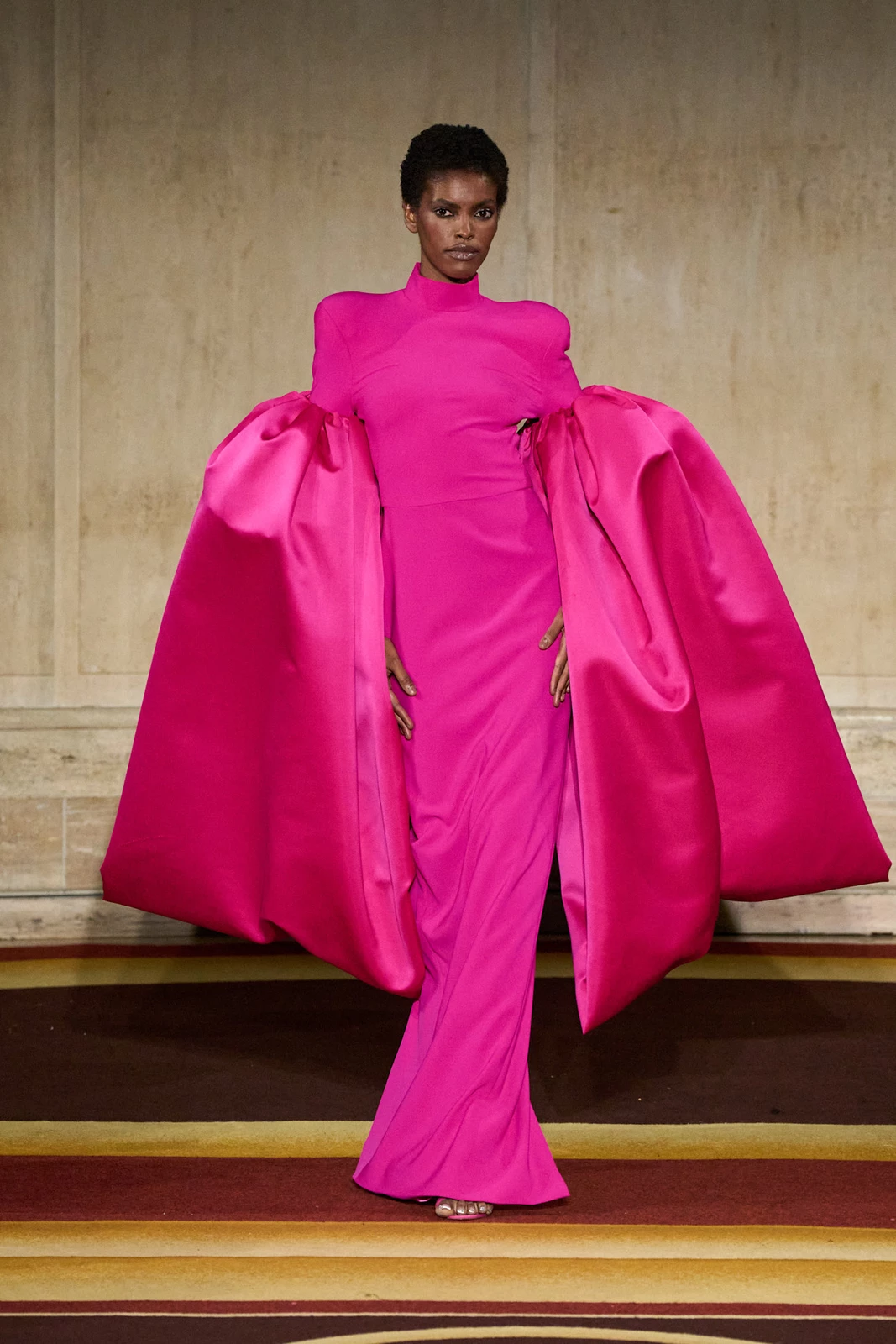 Siriano S27 048