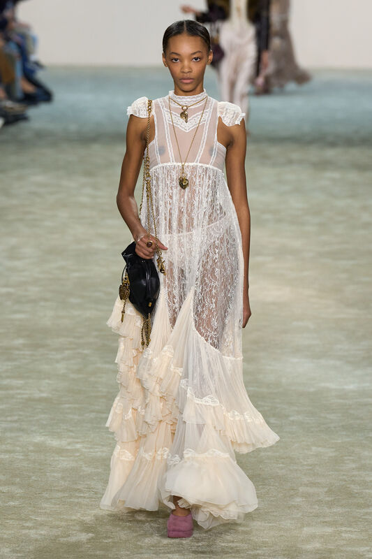Chloe F25 012