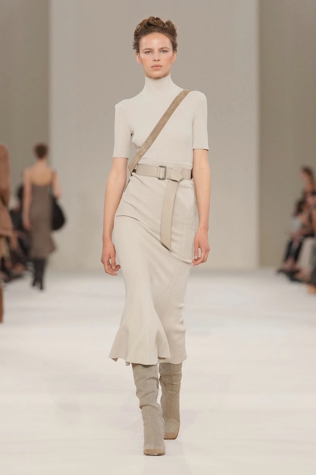 Max Mara S27 015