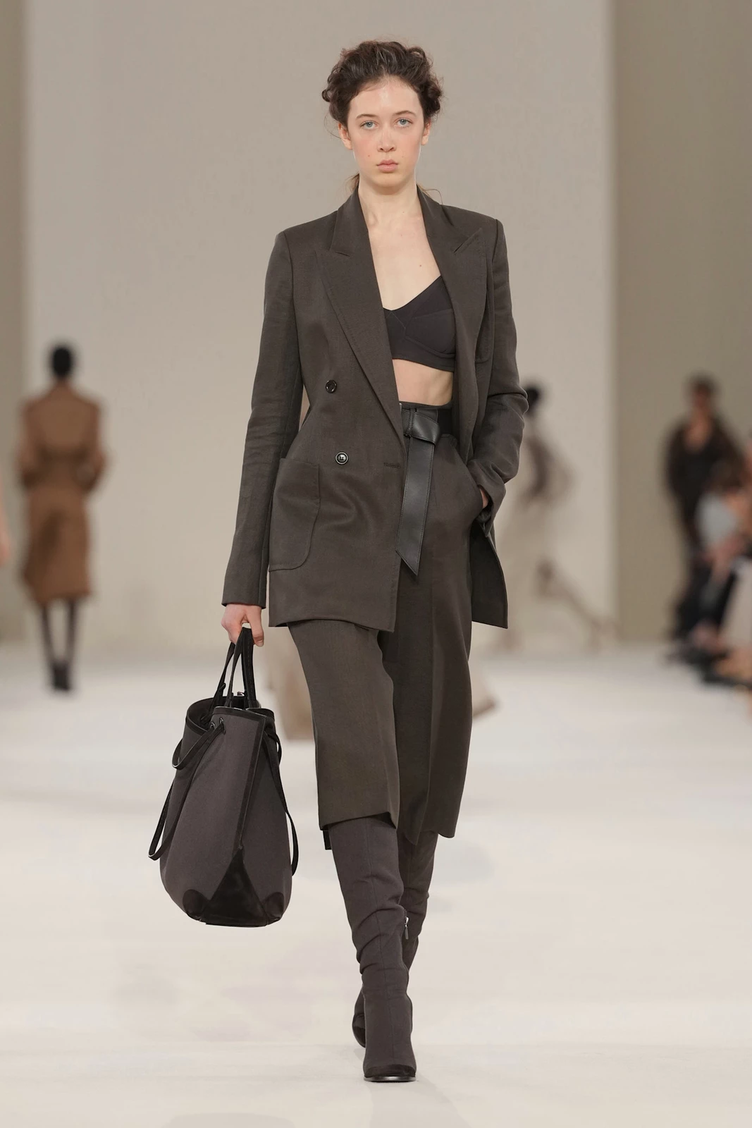 Max Mara S27 019