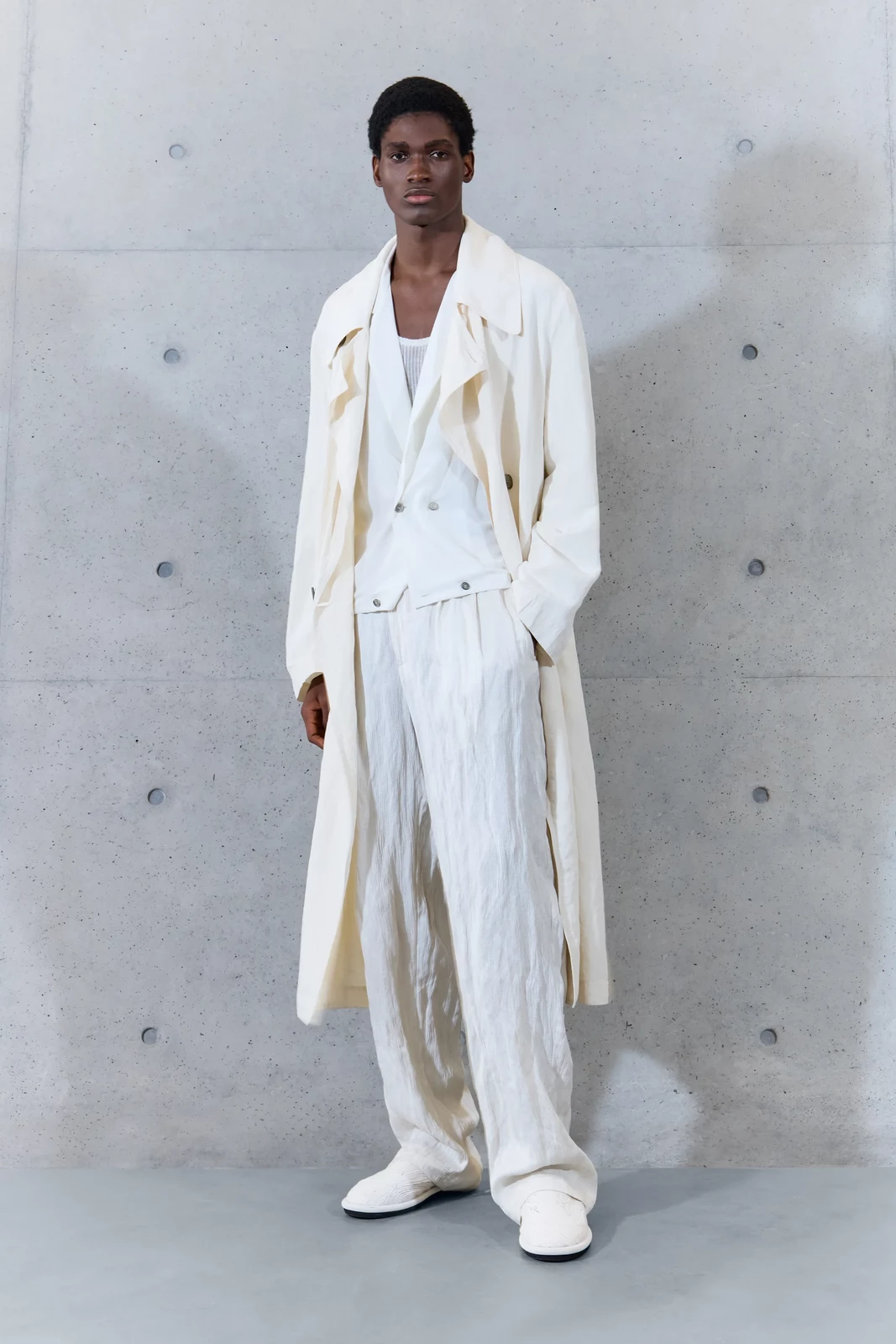 00006-emporio-armani-spring-2027-ready-to-wear-credit-brand