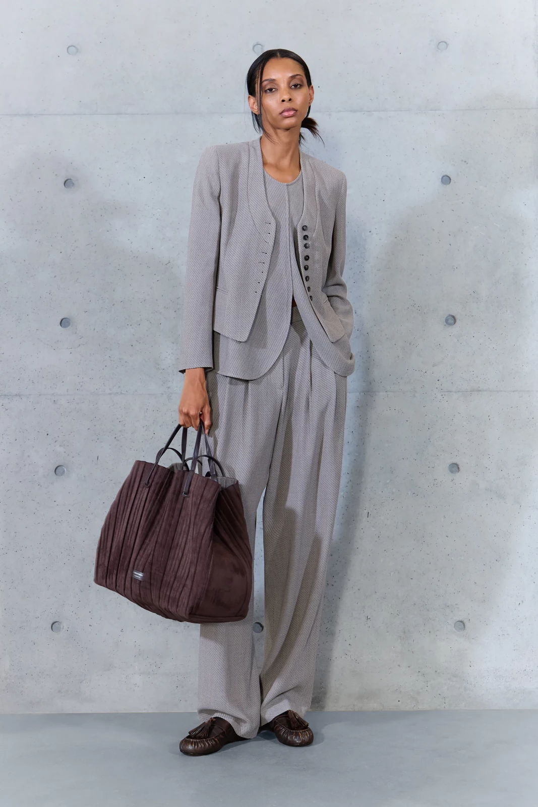 00013-emporio-armani-spring-2027-ready-to-wear-credit-brand