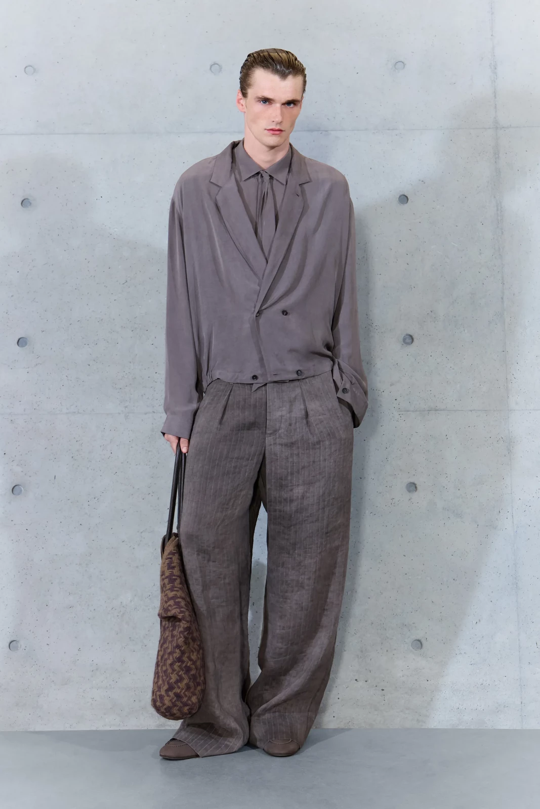 00016-emporio-armani-spring-2027-ready-to-wear-credit-brand