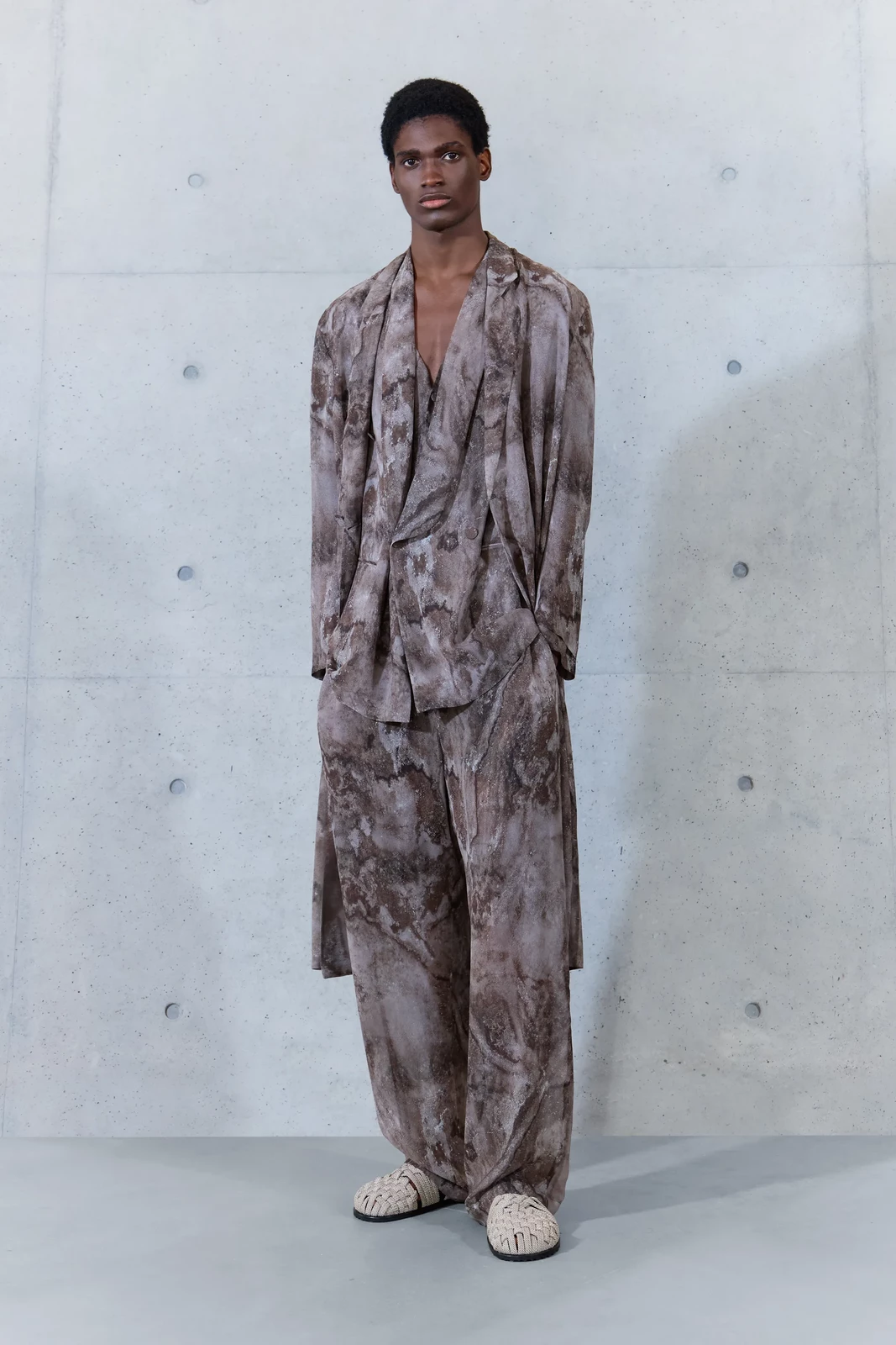 00017-emporio-armani-spring-2027-ready-to-wear-credit-brand