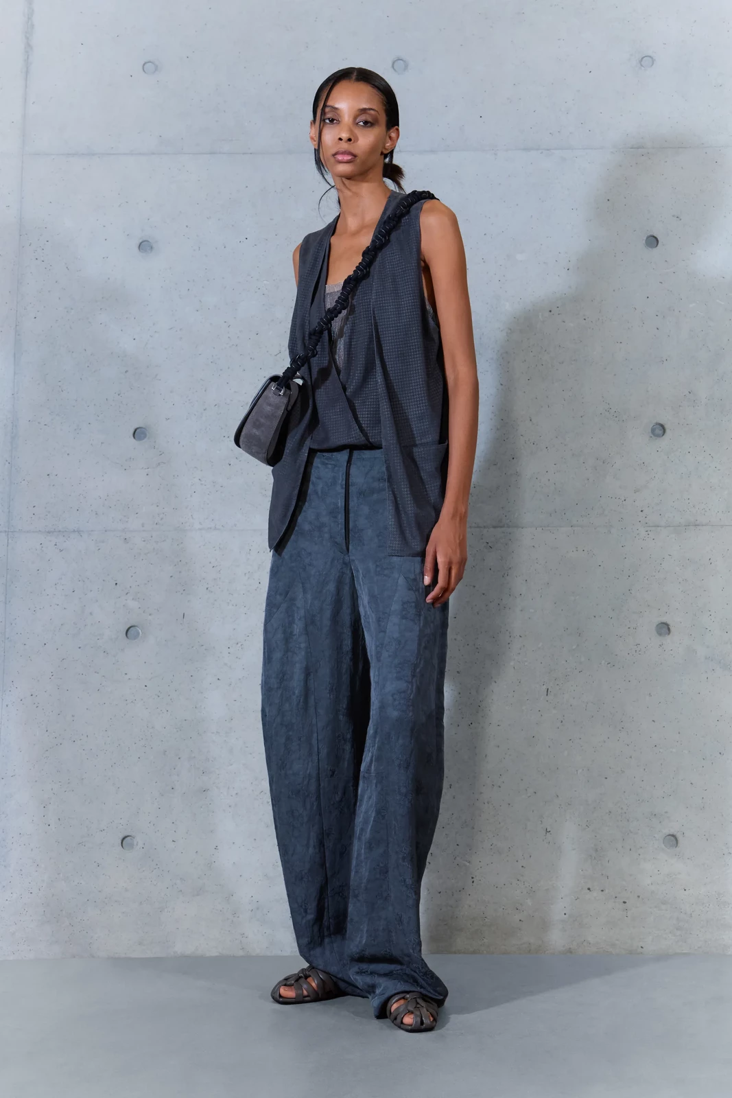 00028-emporio-armani-spring-2027-ready-to-wear-credit-brand