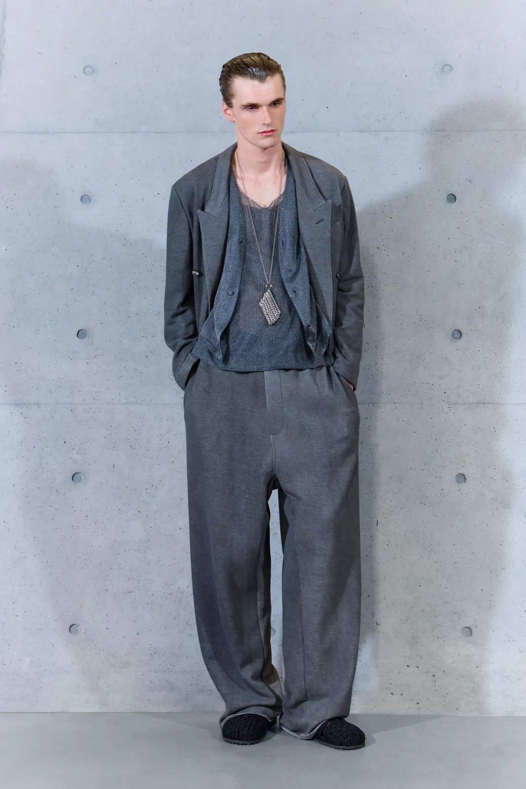 00033-emporio-armani-spring-2027-ready-to-wear-credit-brand