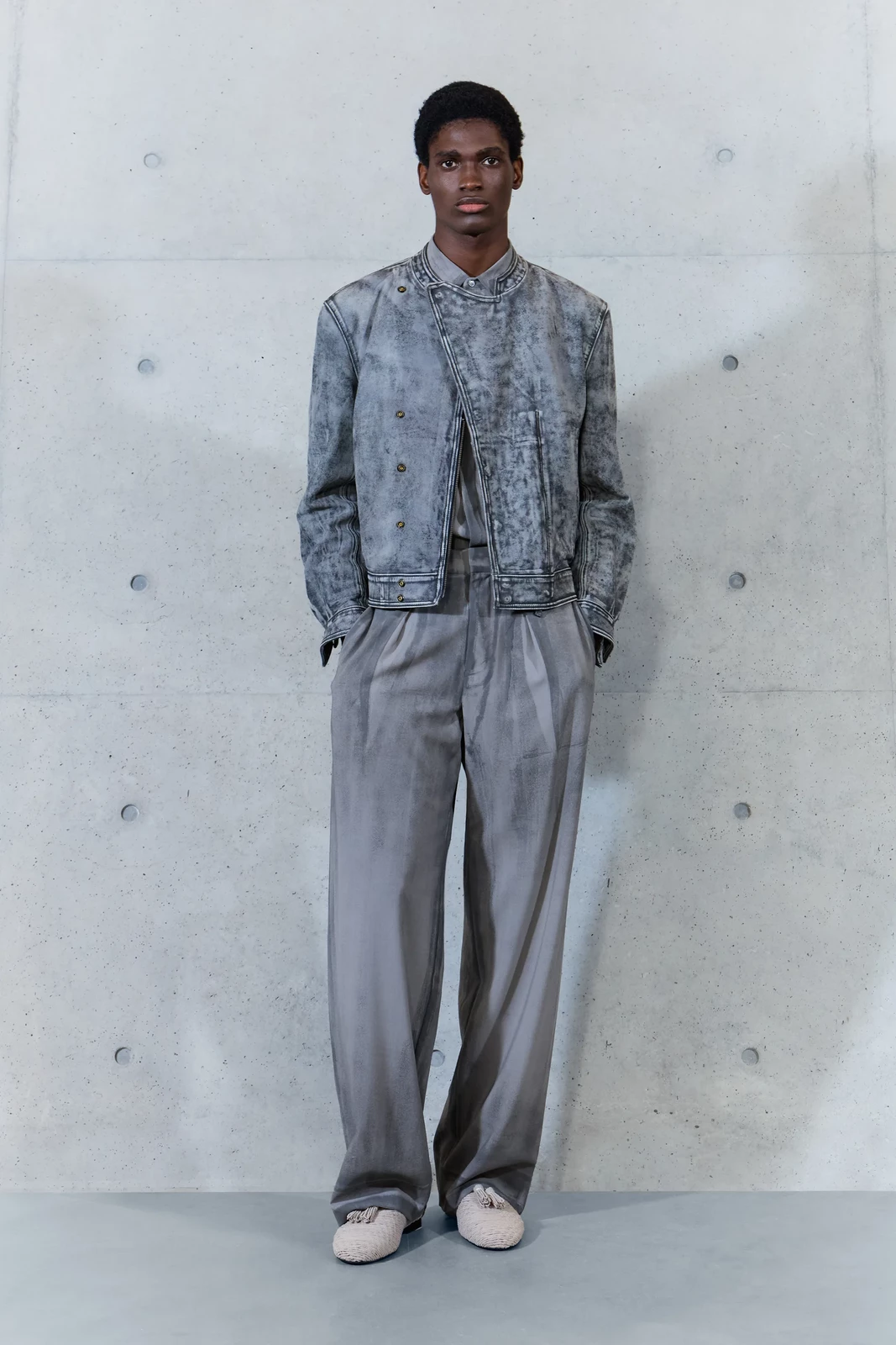 00038-emporio-armani-spring-2027-ready-to-wear-credit-brand