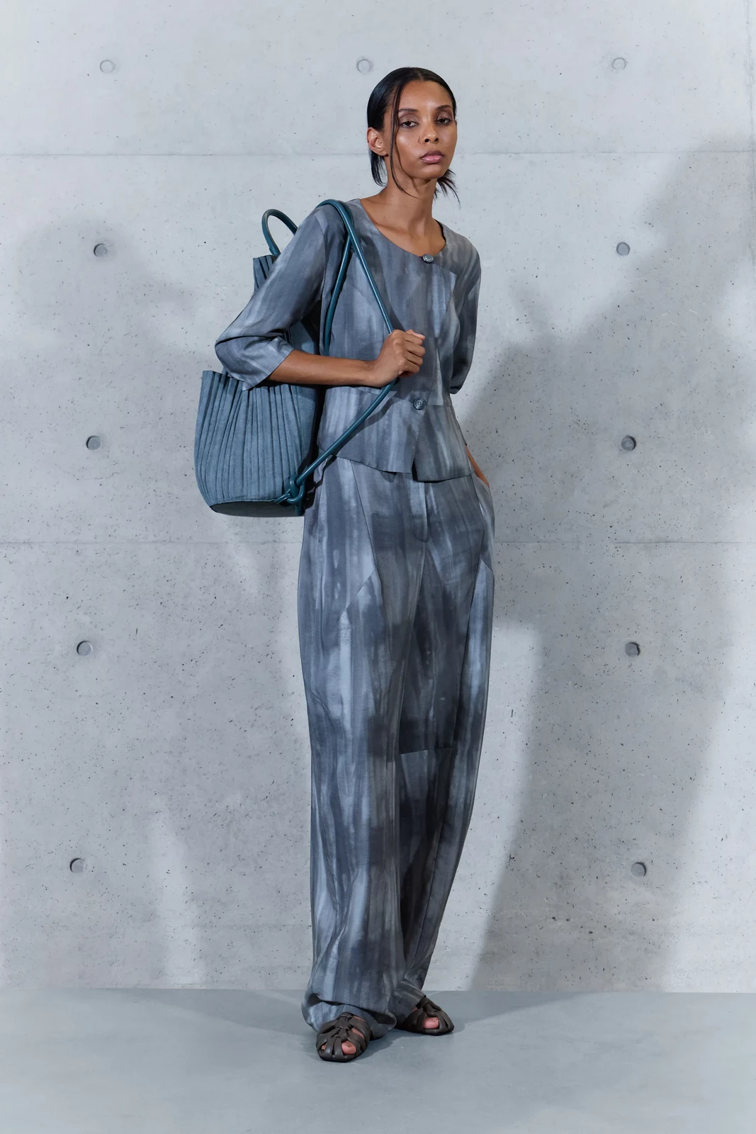 00040-emporio-armani-spring-2027-ready-to-wear-credit-brand