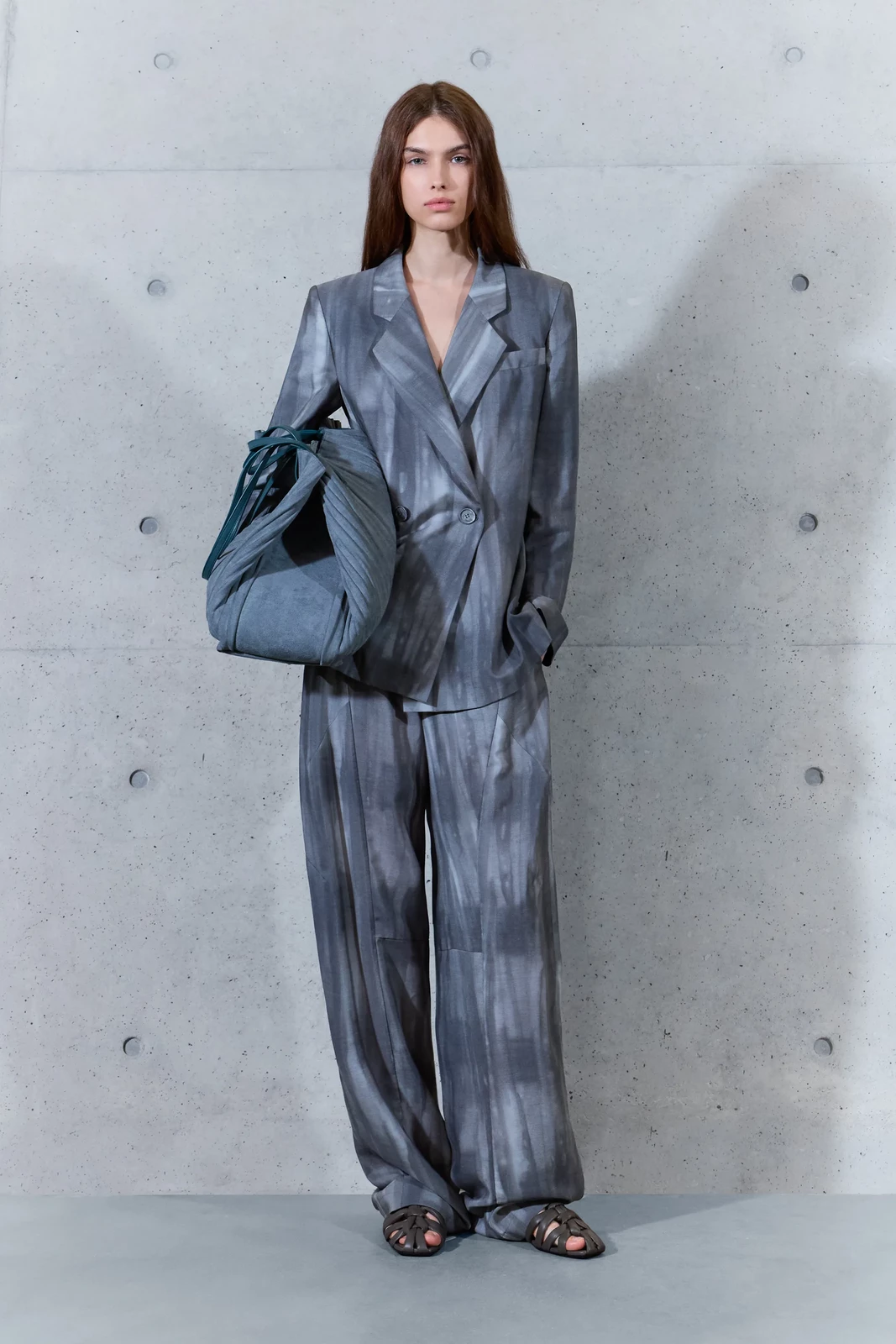 00041-emporio-armani-spring-2027-ready-to-wear-credit-brand