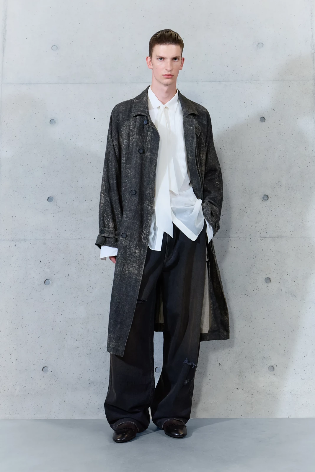 00053-emporio-armani-spring-2027-ready-to-wear-credit-brand