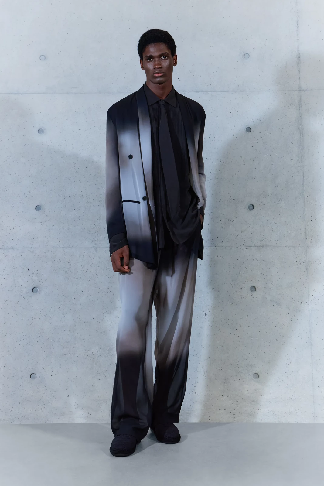 00058-emporio-armani-spring-2027-ready-to-wear-credit-brand