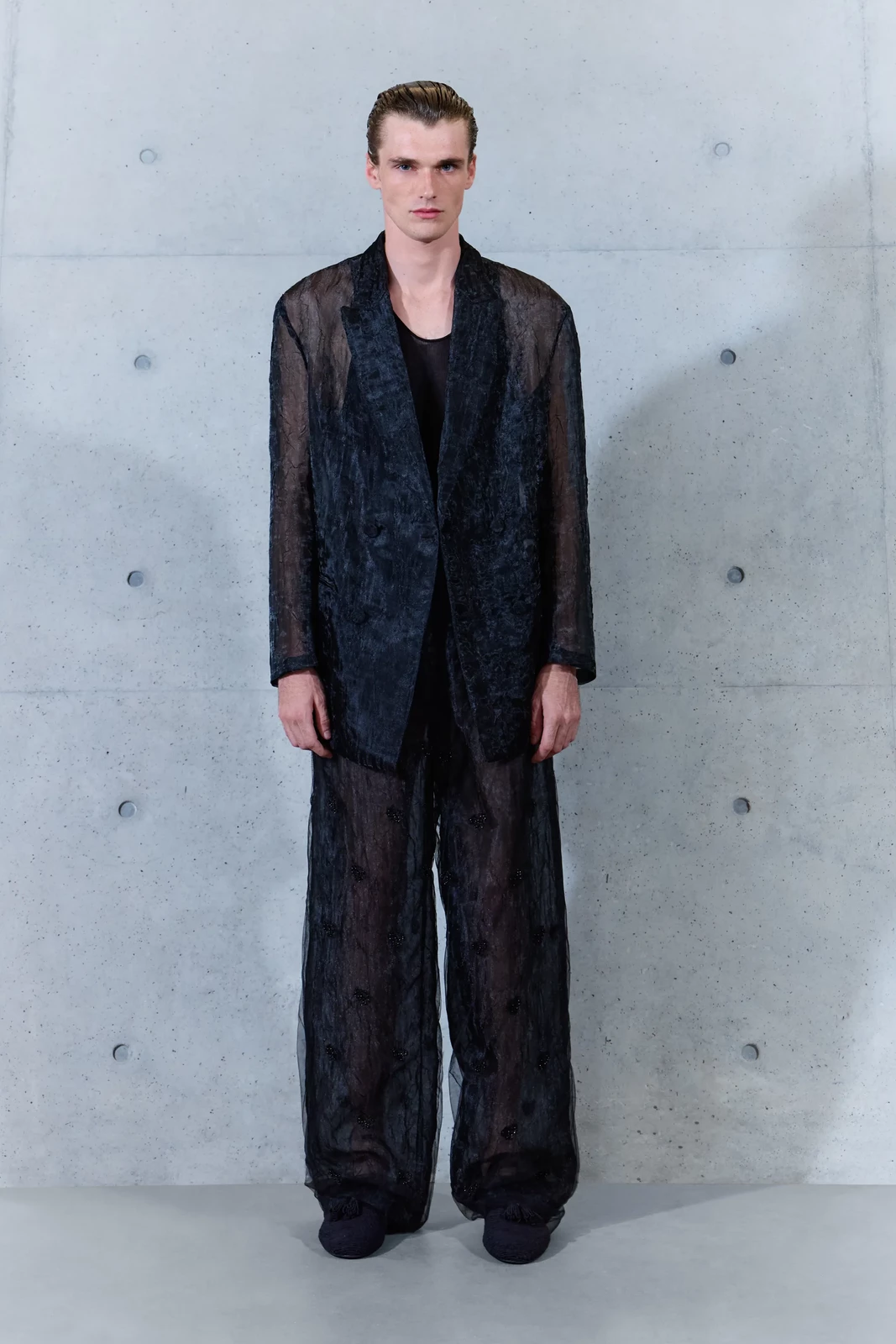 00065-emporio-armani-spring-2027-ready-to-wear-credit-brand