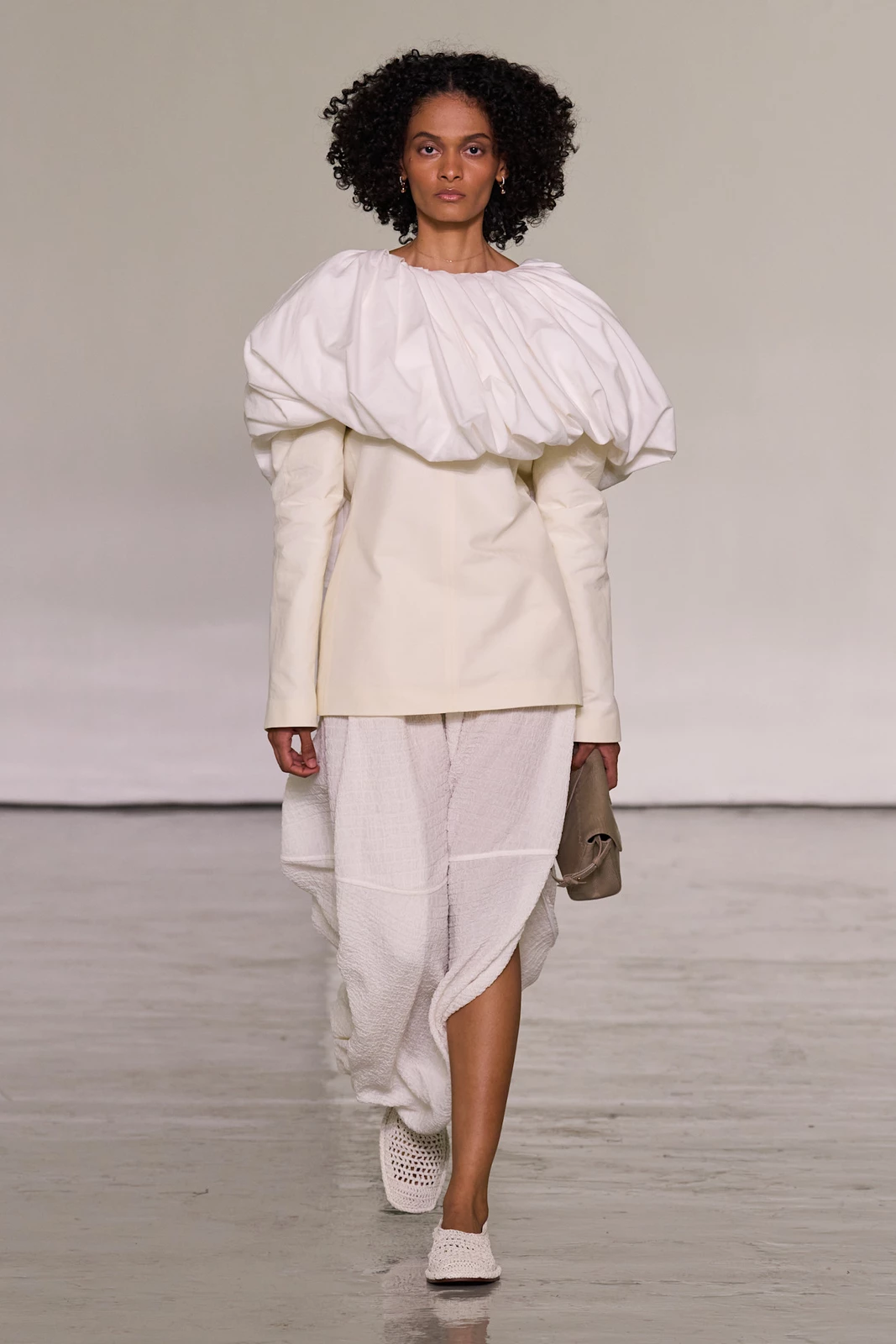 Bottega Veneta S27 054