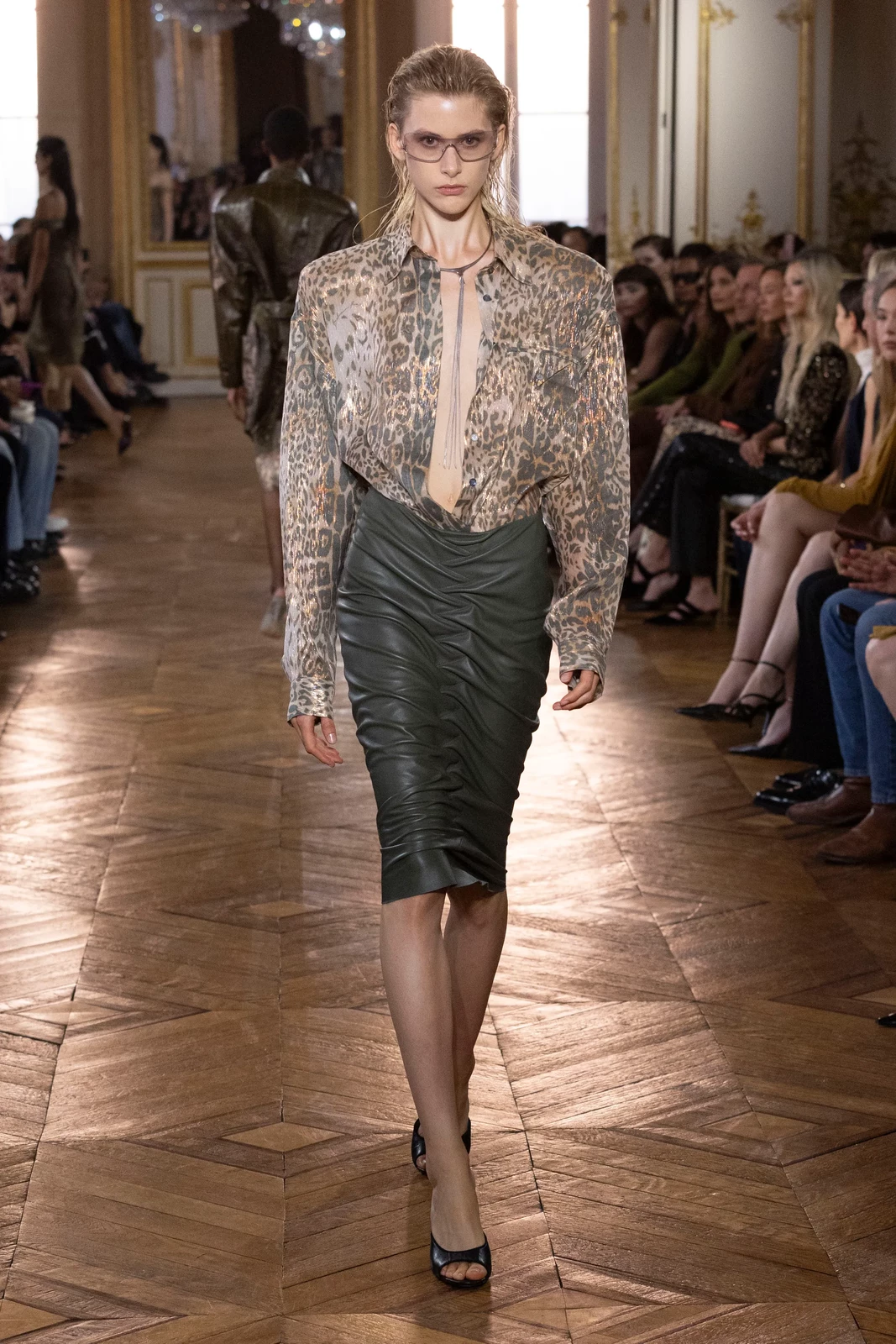 00004-balmain-spring-2027-ready-to-wear-credit-brand