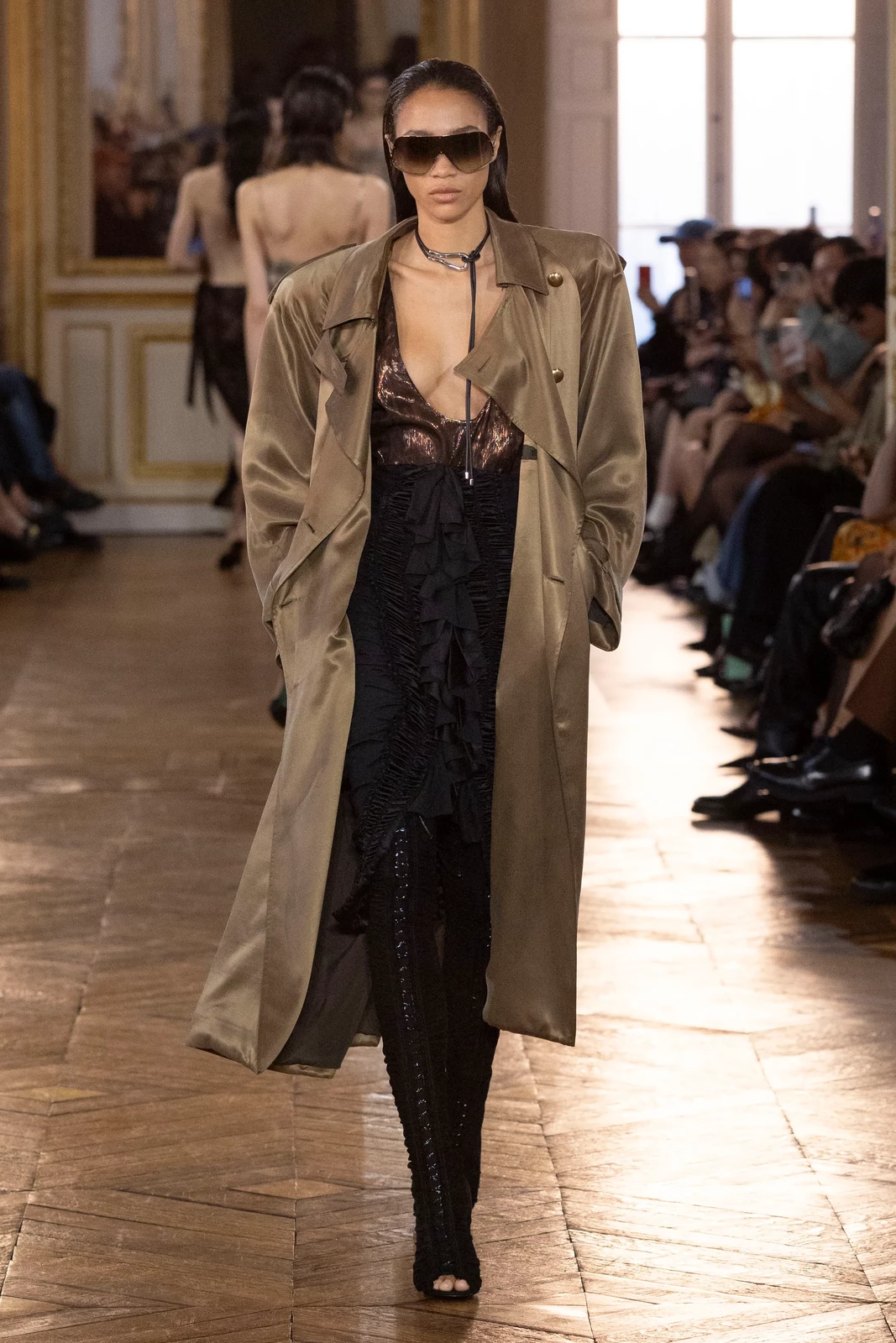 00010-balmain-spring-2027-ready-to-wear-credit-brand