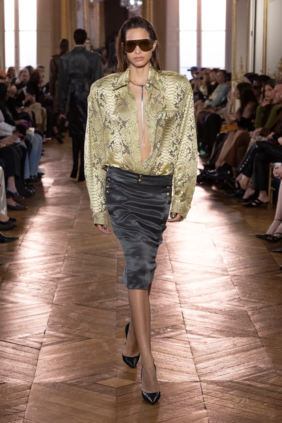 00019-balmain-spring-2027-ready-to-wear-credit-brand