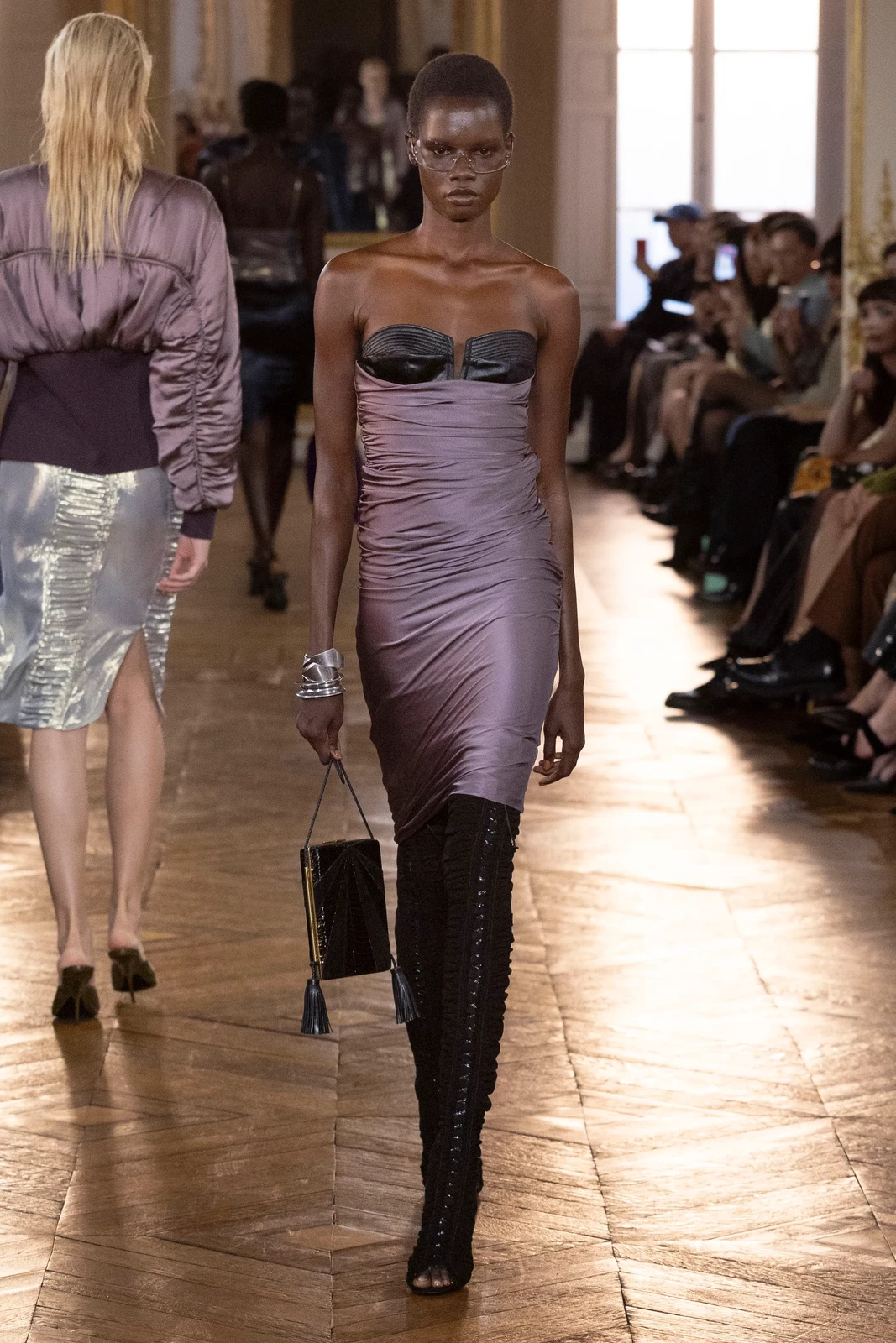 00024-balmain-spring-2027-ready-to-wear-credit-brand