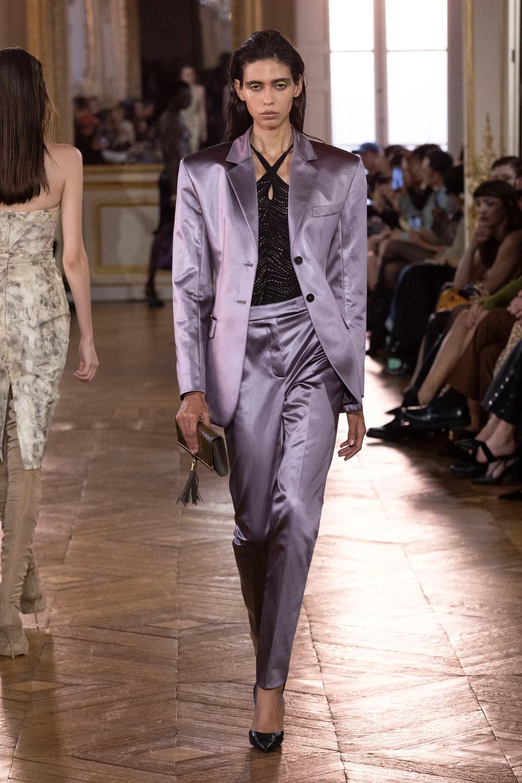 00027-balmain-spring-2027-ready-to-wear-credit-brand