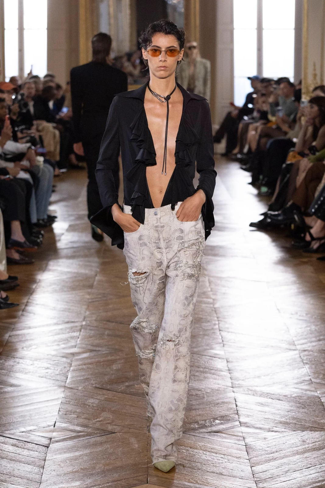 00029-balmain-spring-2027-ready-to-wear-credit-brand