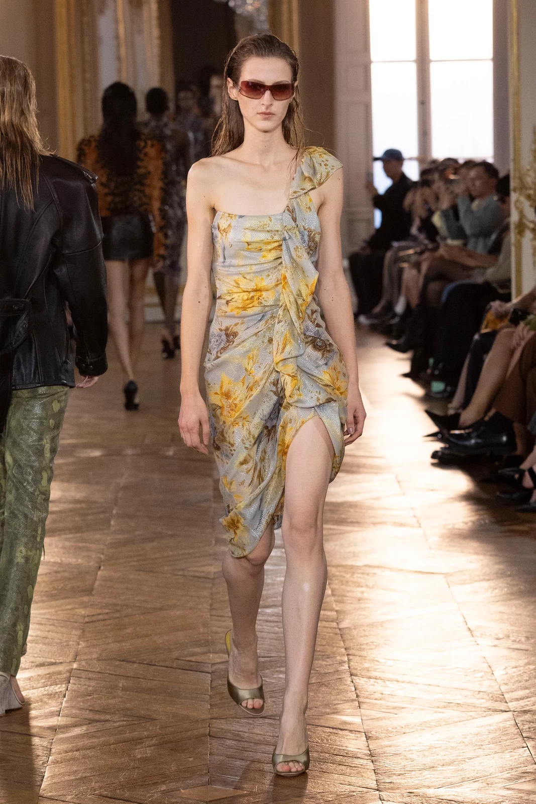 00040-balmain-spring-2027-ready-to-wear-credit-brand