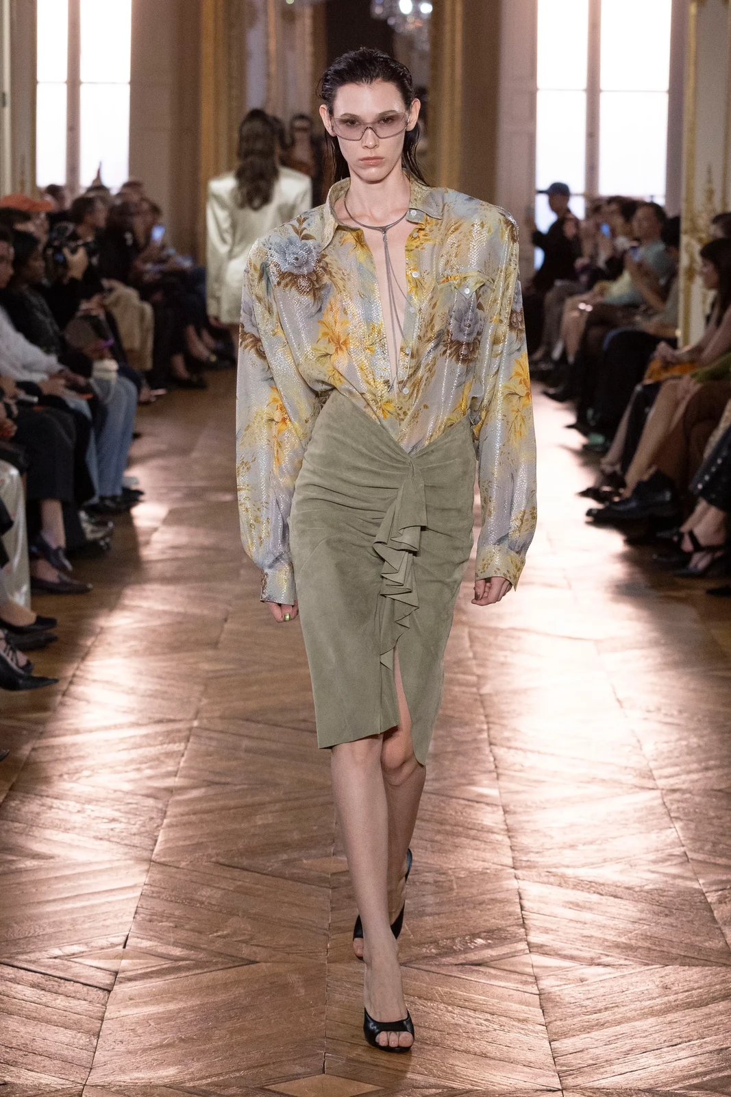 00042-balmain-spring-2027-ready-to-wear-credit-brand