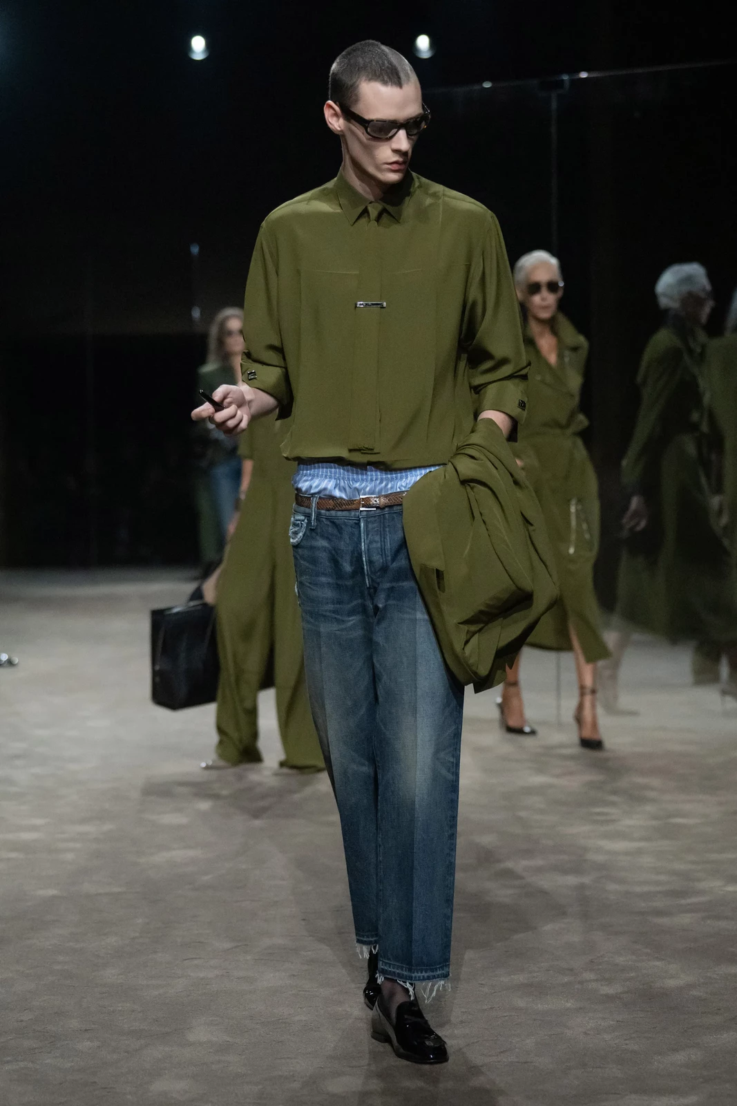 00016-tom-ford-spring-2027-ready-to-wear-credit-brand