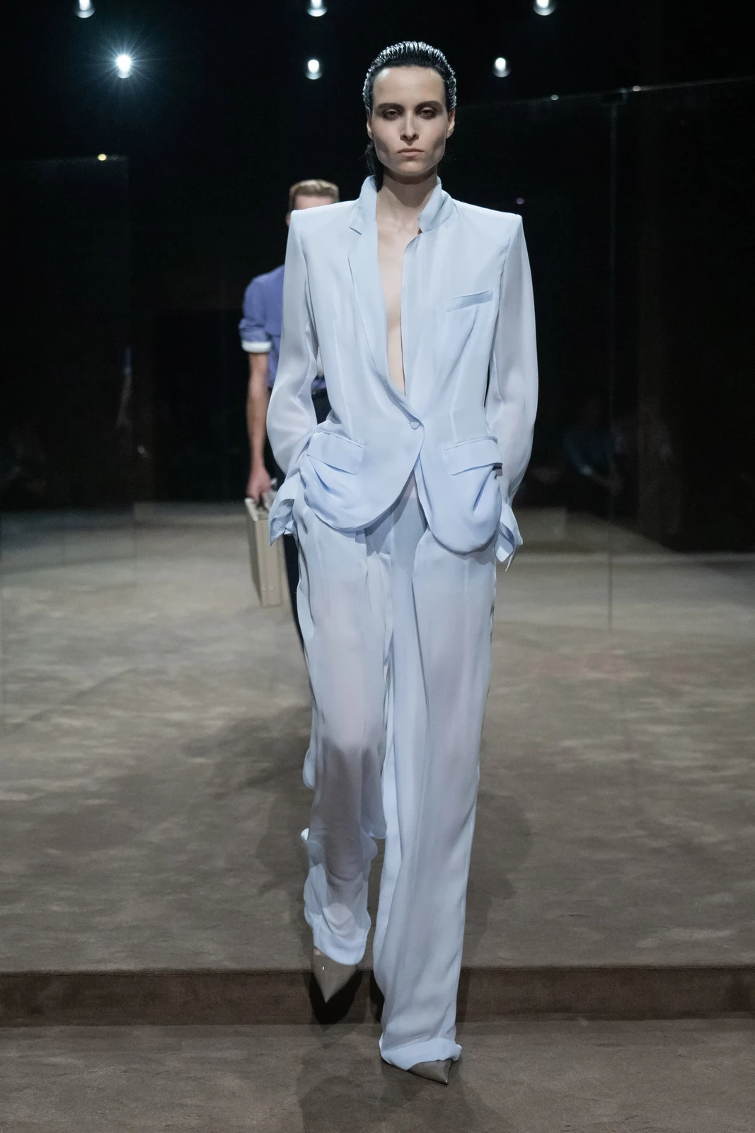 00025-tom-ford-spring-2027-ready-to-wear-credit-brand