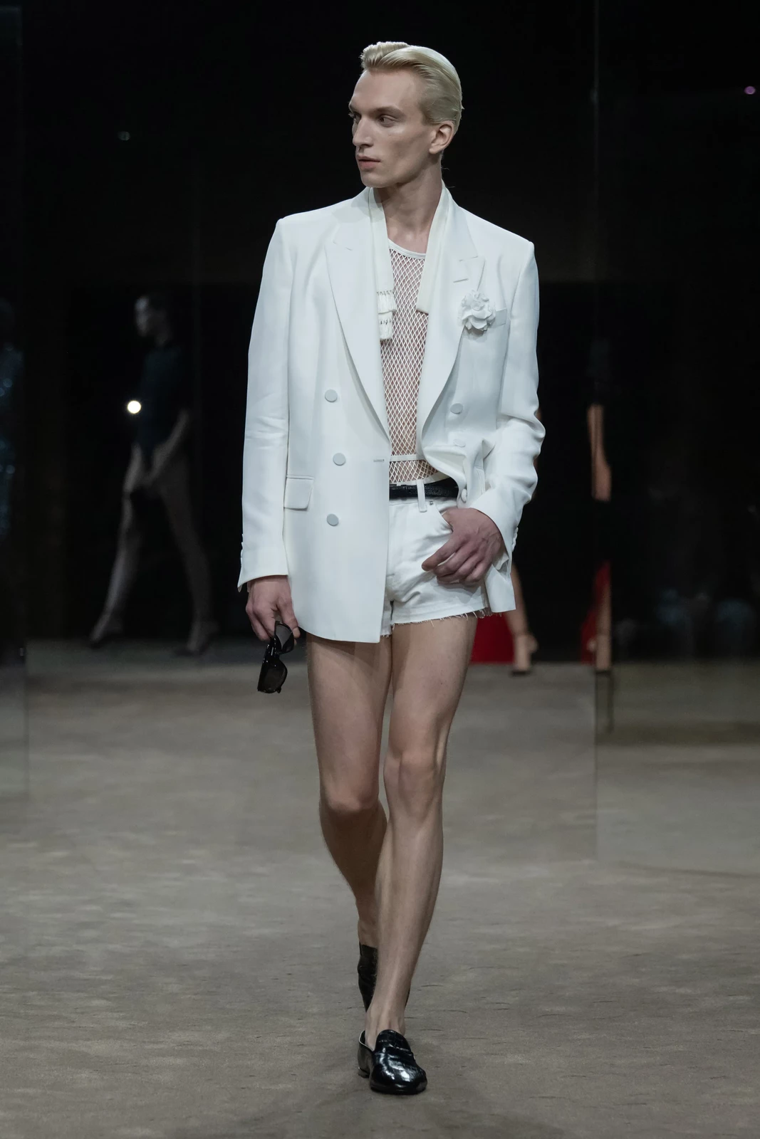 00056-tom-ford-spring-2027-ready-to-wear-credit-brand