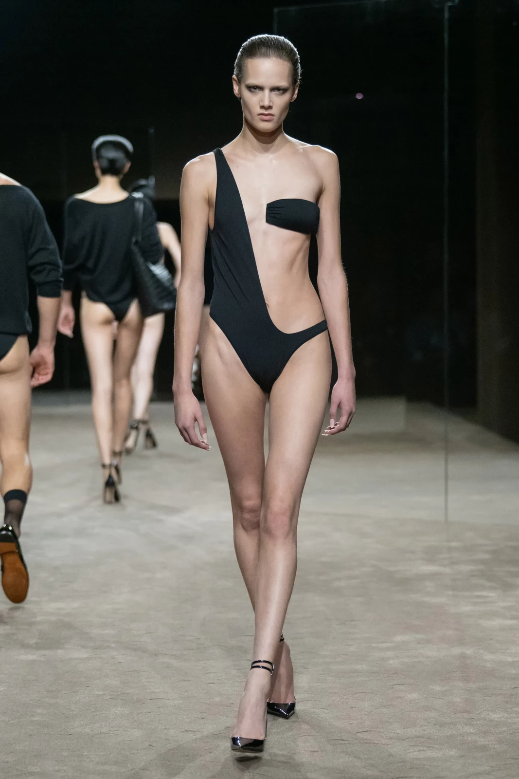 00066-tom-ford-spring-2027-ready-to-wear-credit-brand