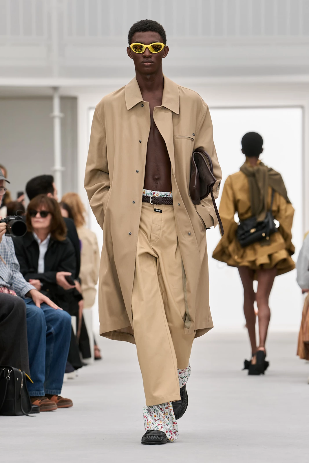Loewe S27 015